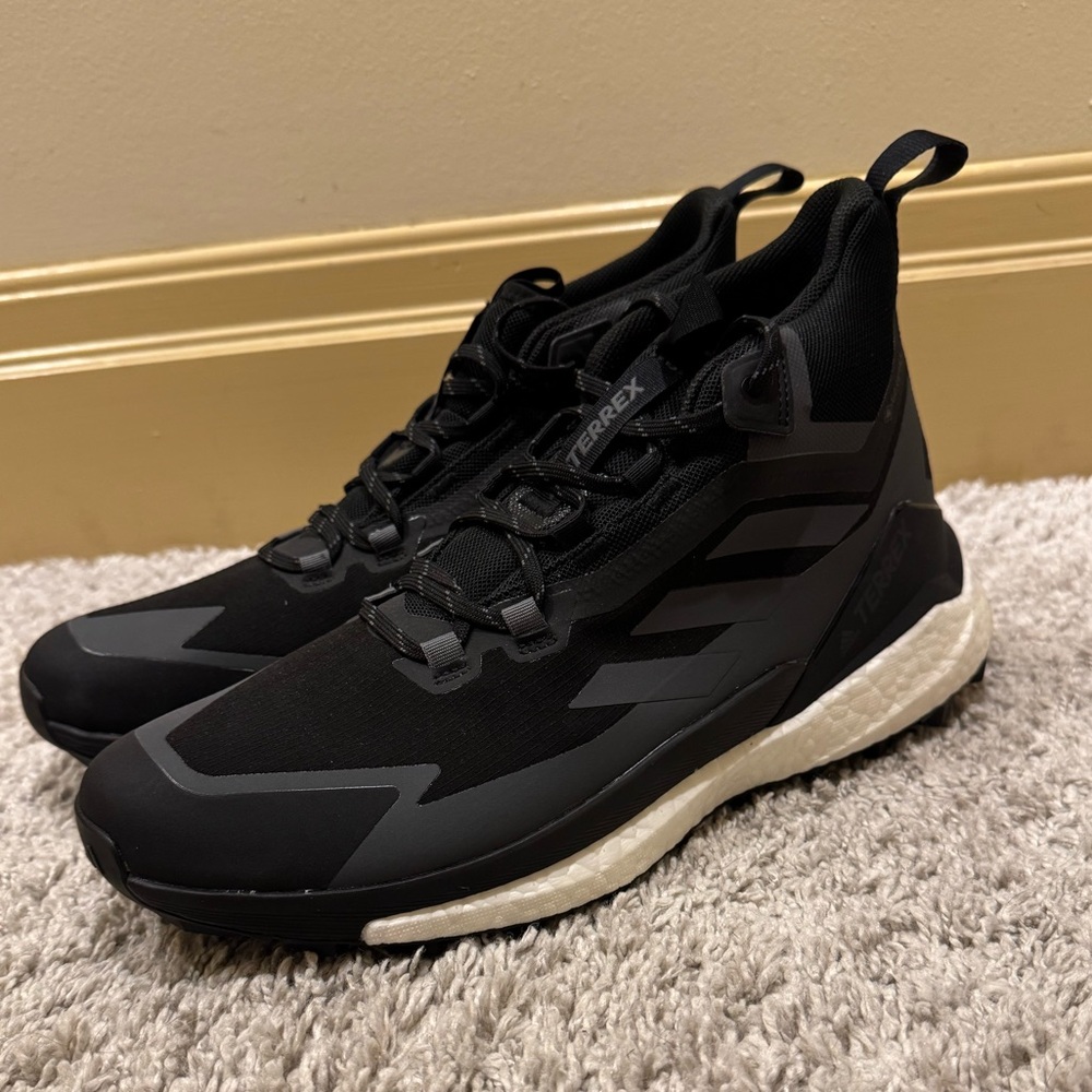 Adidas Terrex Free Hiker 2 Gore-Tex Hiking Shoes (black/white - US11)